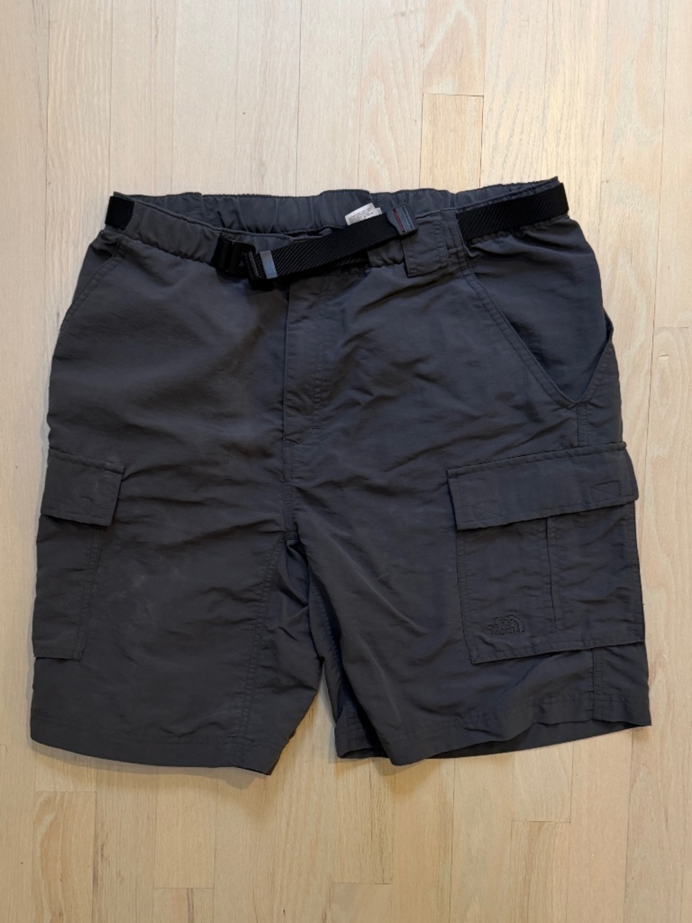 The North Face Men’s Gray Cargo Hiking Shorts, Size Large, 36 Waist